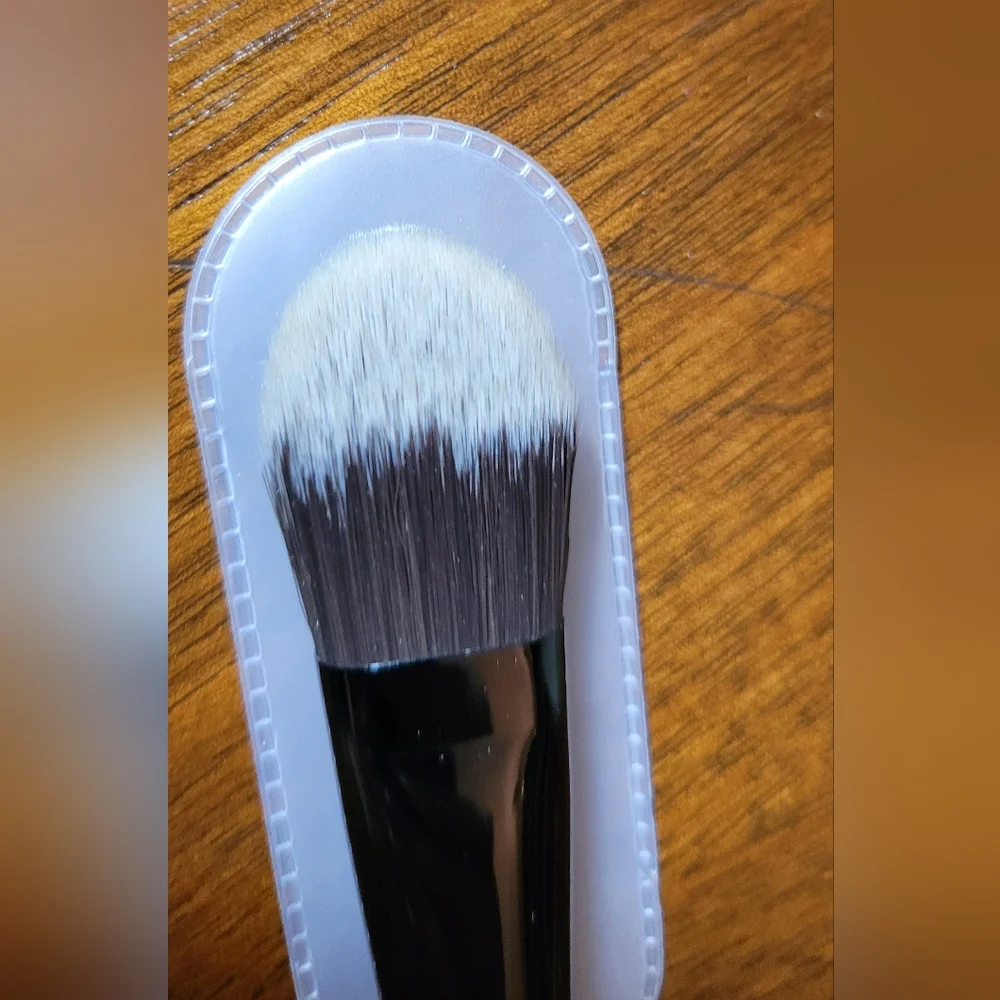 Benefit Makeup Brush with Protective Case NEW